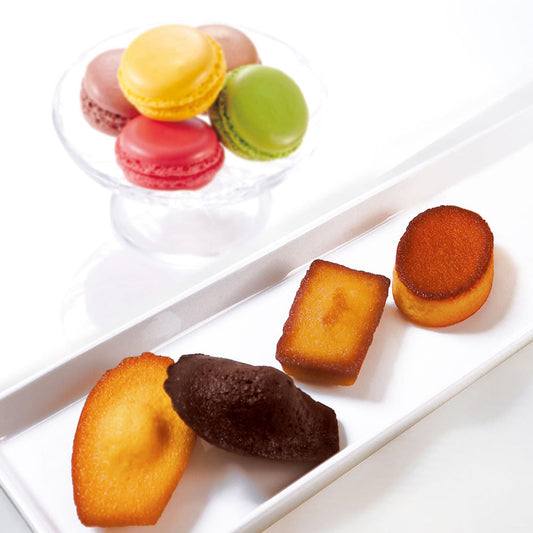 【ギフトカード】1802年パリ創業　ダロワイヨ　マカロンドゥミセック詰め合わせ M