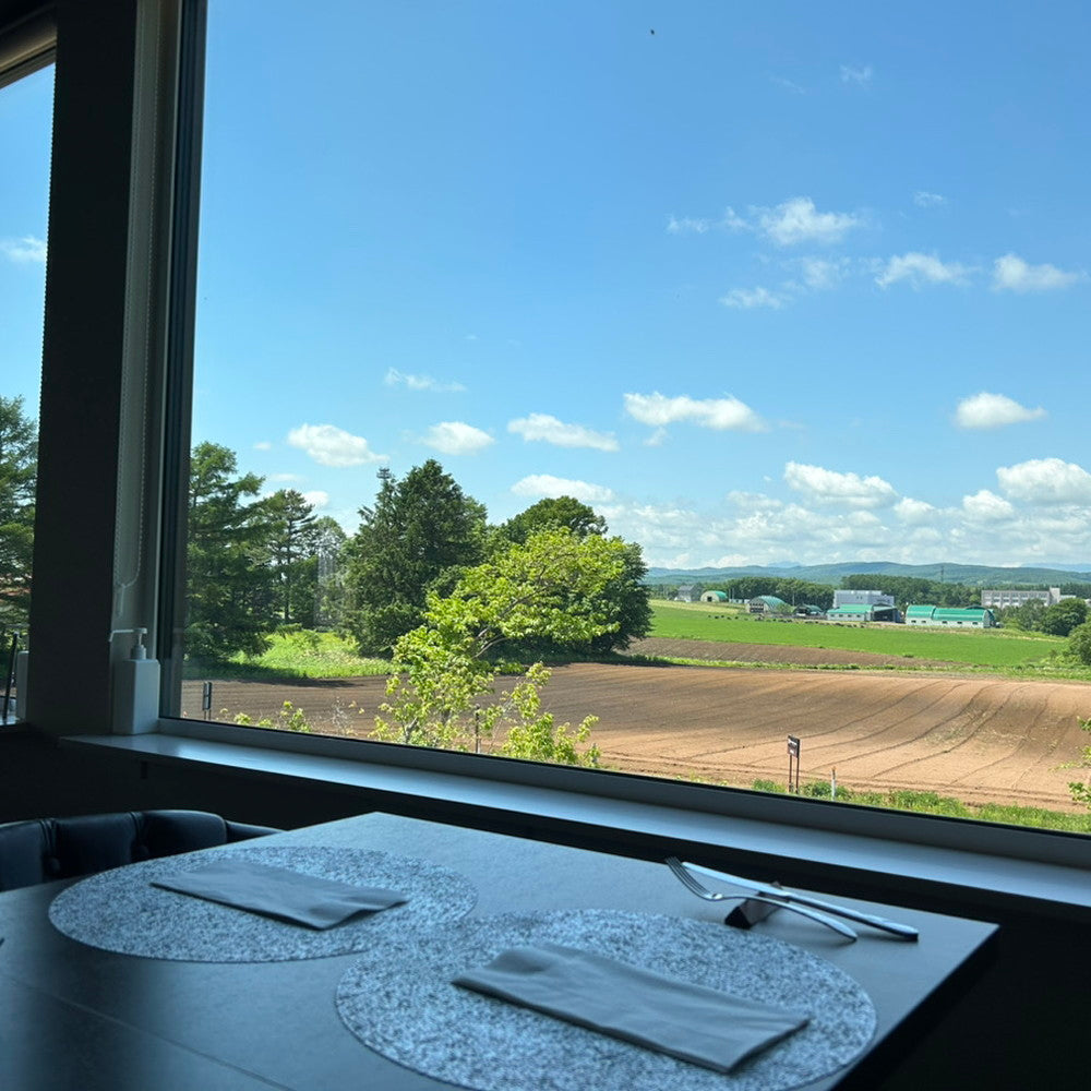 【ギフトカード】北海道・誕生90余年 長期氷温熟成製法 「エーデルワイスファーム」薪・炭火仕上げべーコン・ソーセージギフト Ｄ