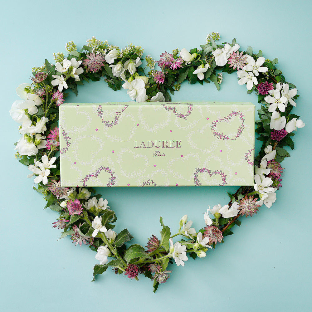 【ギフトカード】LADUREE（ラデュレ）ホワイト・ジャスミン　マカロン12個入り