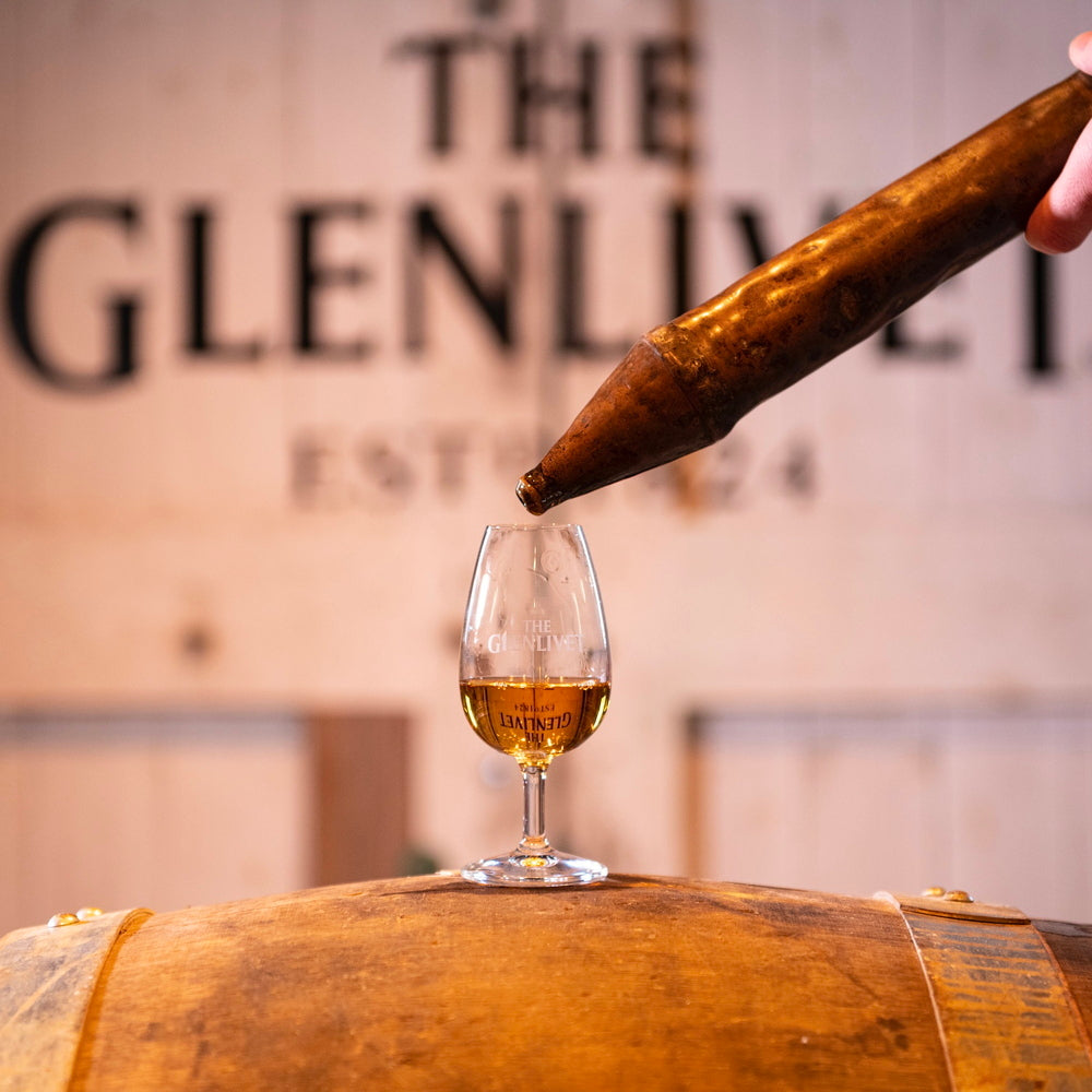 【ギフトカード】1824年創業スコッチ・ウイスキー ザ・グレンリベット  18年 箱入 700ml 2本